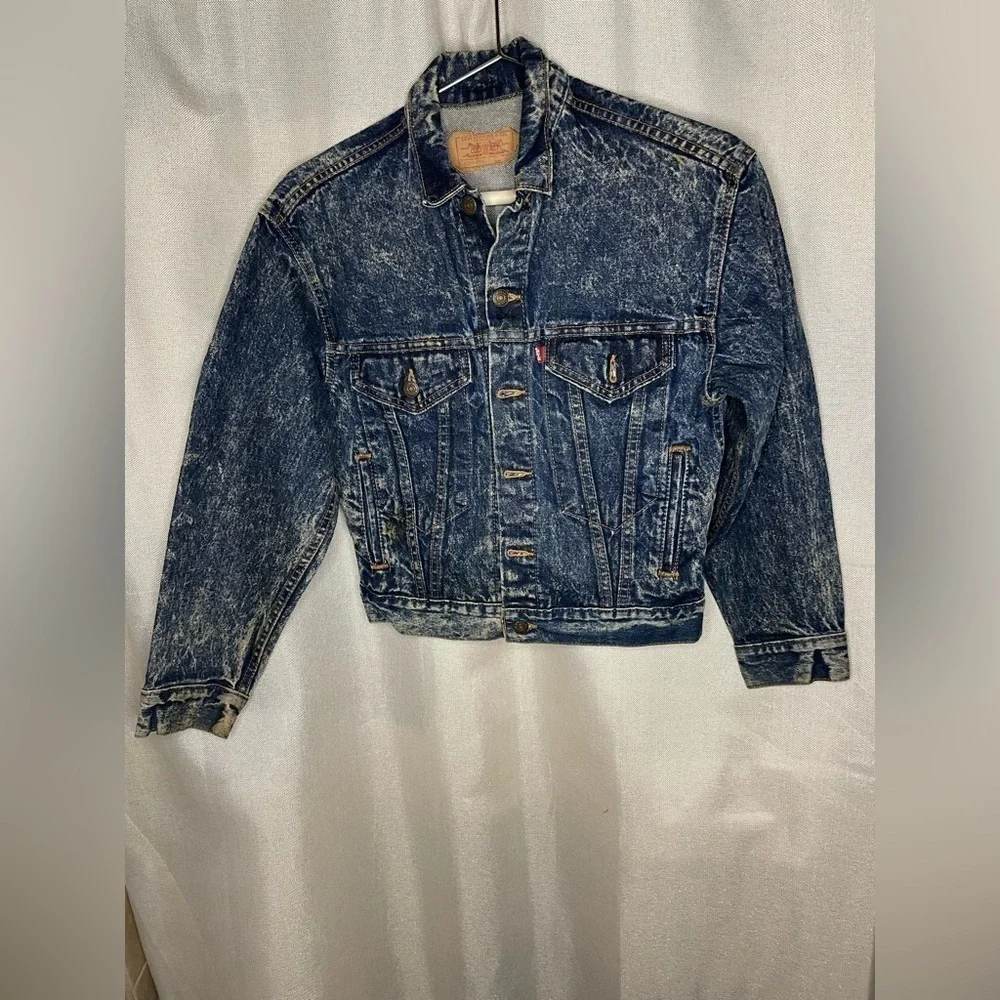 Vintage Women’s 80's Levi's Acid Wash Denim Trucker Jacket,  4 Pockets- Size L   - Picture 7 of 9